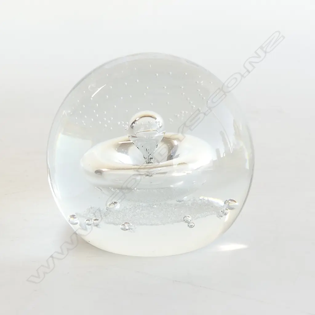 CAITHNESS PAPERWEIGHT 'STARWATCH SILVER', 'L339' TO BASE, DIA. 75mm, H.70mm Image 1++