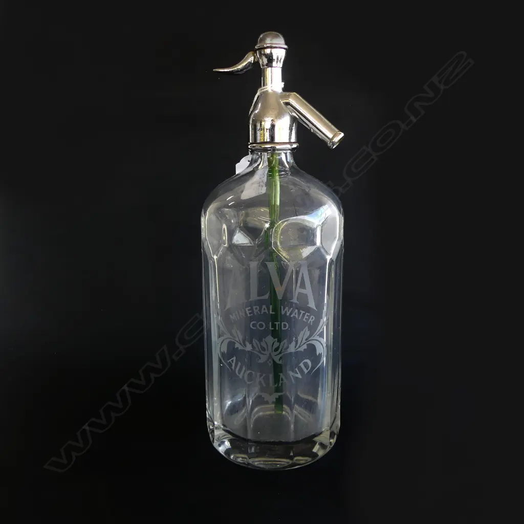 OLD 'ALVA MINERAL WATER COMPANY AUCKLAND 'SODA SYPHON, H.330mm, WITH BOXED SPARE TOP & HOLDER Image 1++