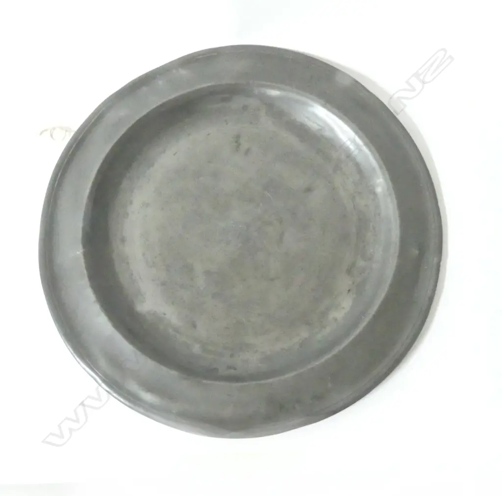 LG PEWTER CHARGER PLATE 460mm dia Image 1++