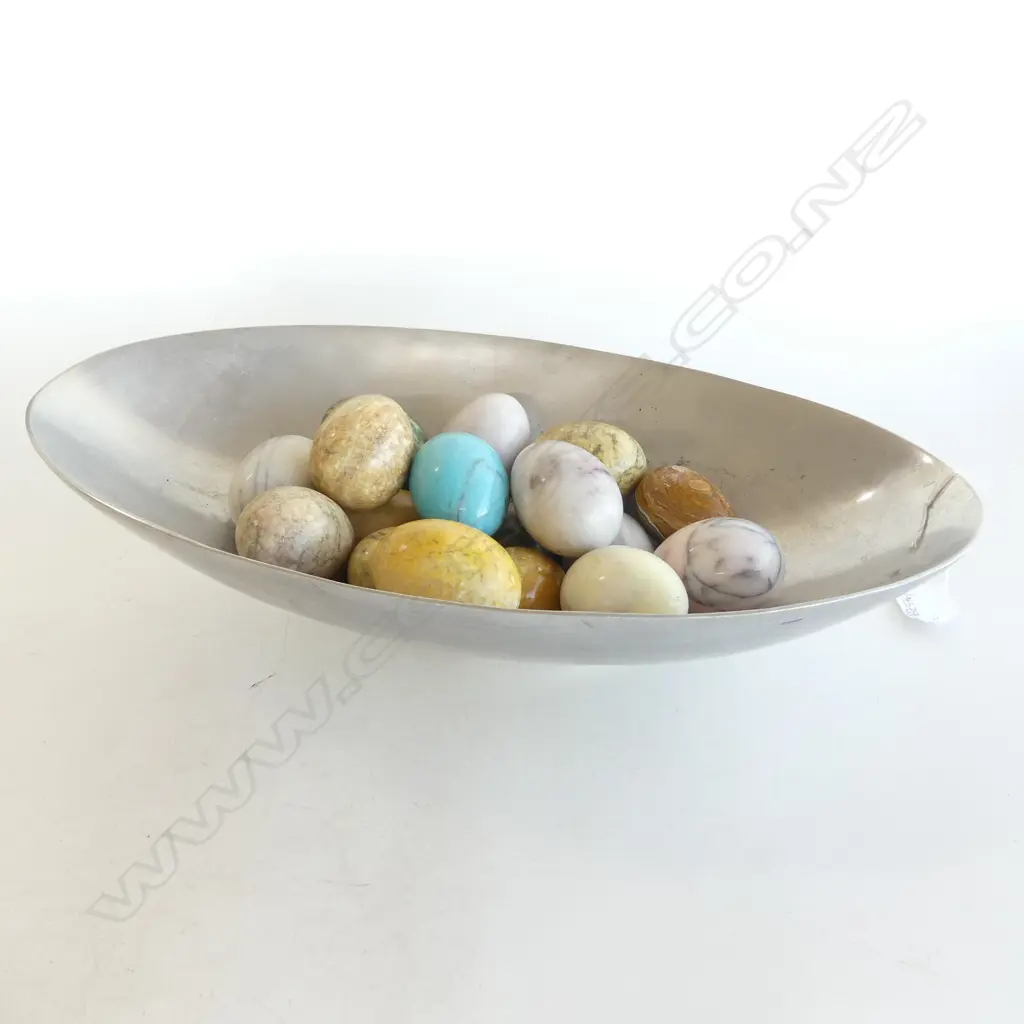ASST. POLISHED STONE & MARBLE EGGS IN METAL BOWL W.410mm Image 1++