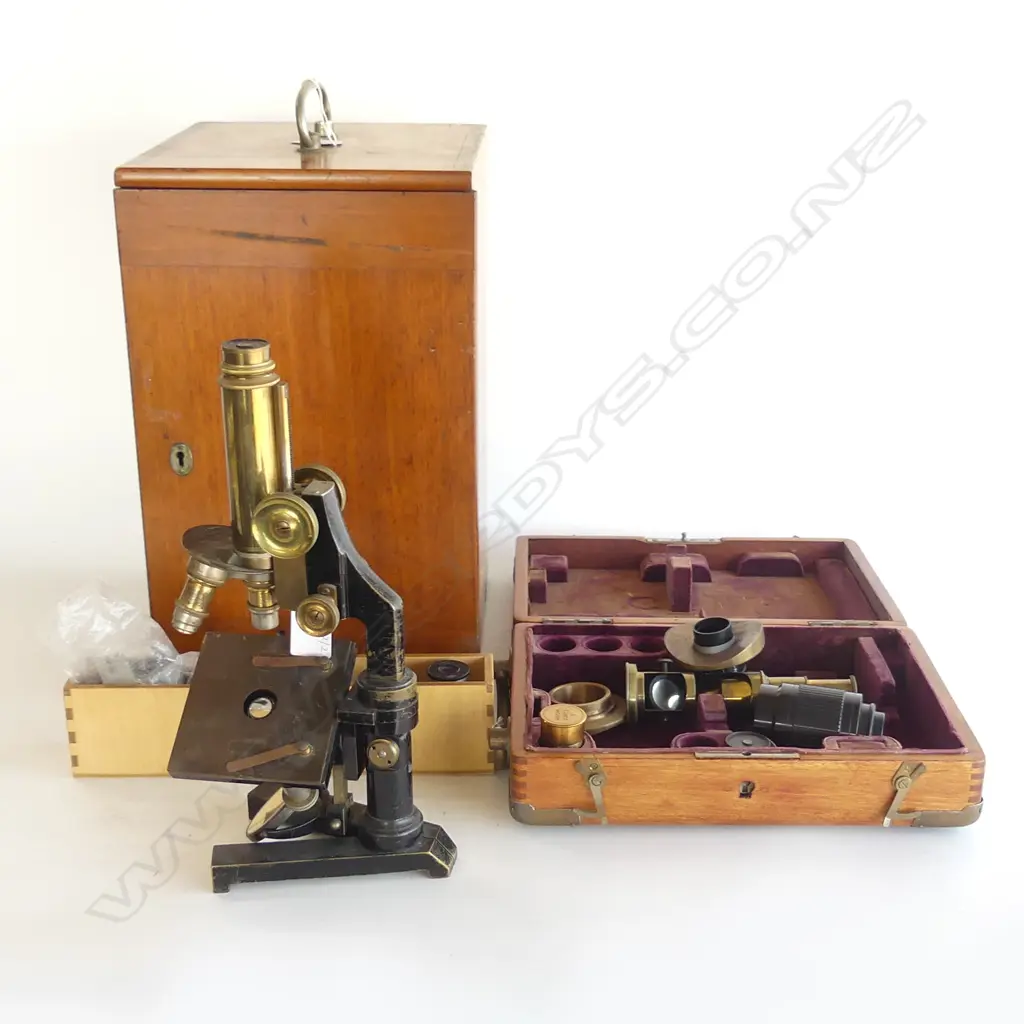 ANTIQUE MONOCULAR COMPOUND MICROSCOPE by E. LEITZ WETZLAR IN MAHOGANY CASE + BOX OF ASST. PARTS Image 1++