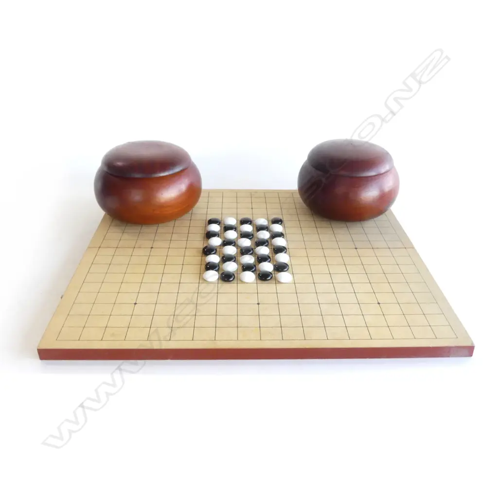 CHINESE 'GO' BOARD GAME (2 WOODEN CONTAINERS + BOARD) Image 1++