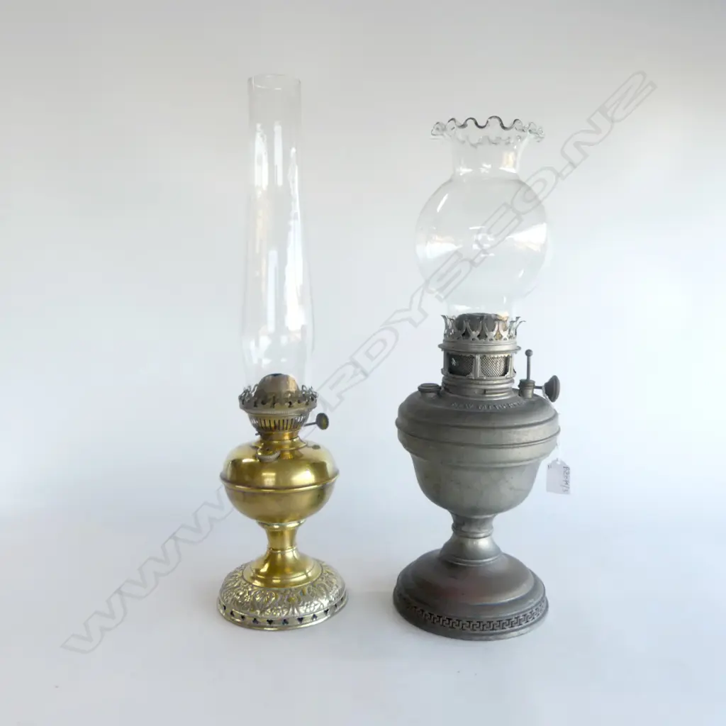 2 ANTIQUE KEROSENE LANTERNS w. GLASS FLUES H. 525, 475mm Image 1++