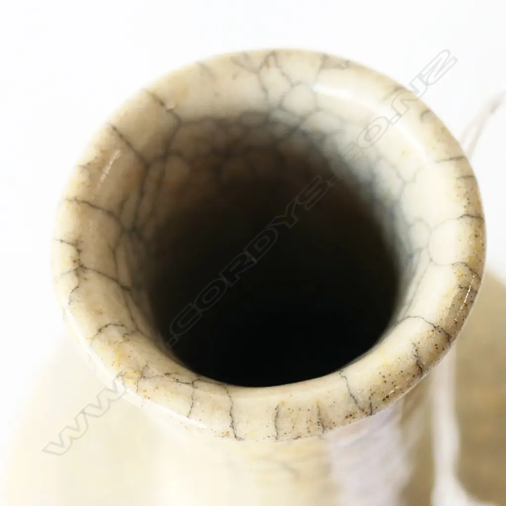 CRACKLE GLAZE VASE IN ORIENTAL DISPLAY CASE H.290mm Image 1++