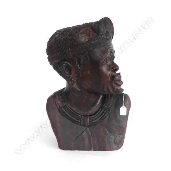 SUBSTANTIAL VINTAGE EBONY ZULU CHEIF'S HEAD, H.500mm W.360mm