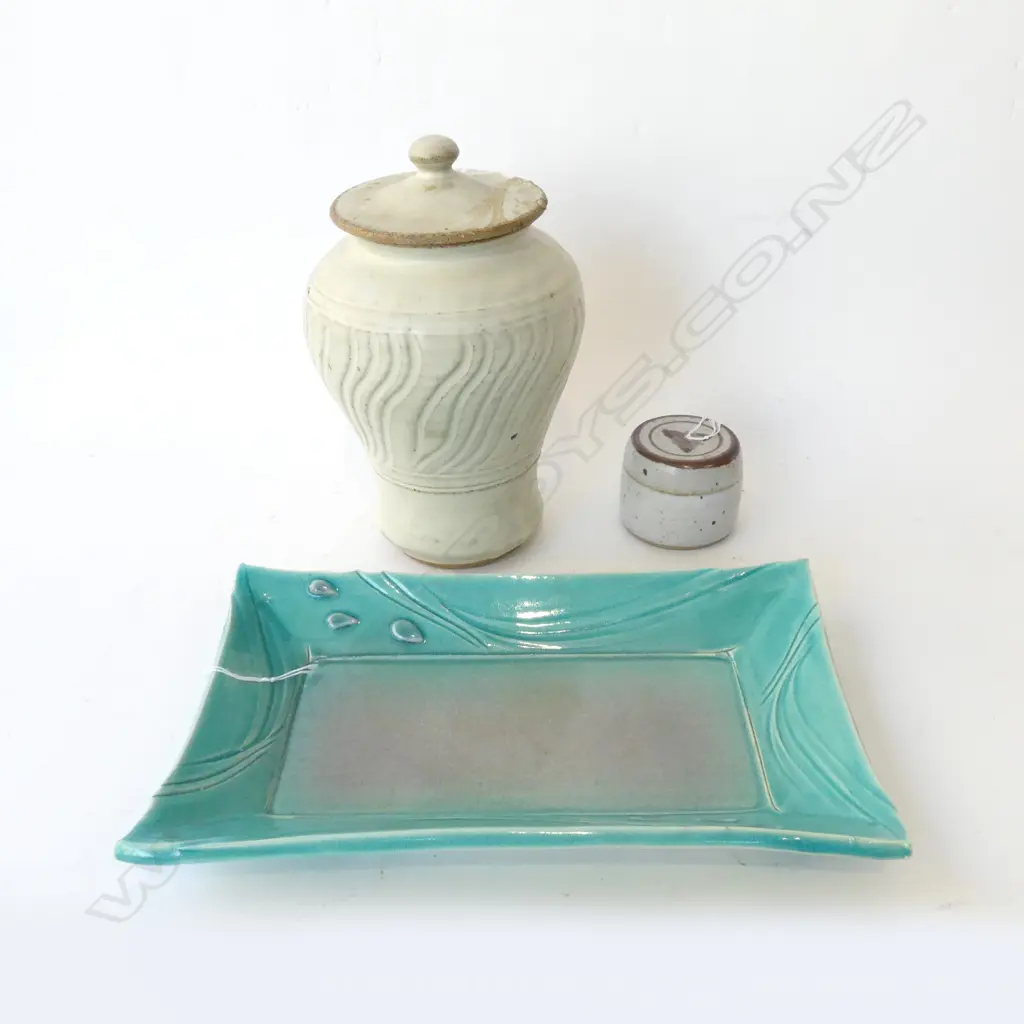 MERILYN WISEMAN STUDIO POTTERY DISH L300MM + LIDDED VASE REPAIR TO LID H240MM & SMALL LIDDED JAR H60MM Image 1++