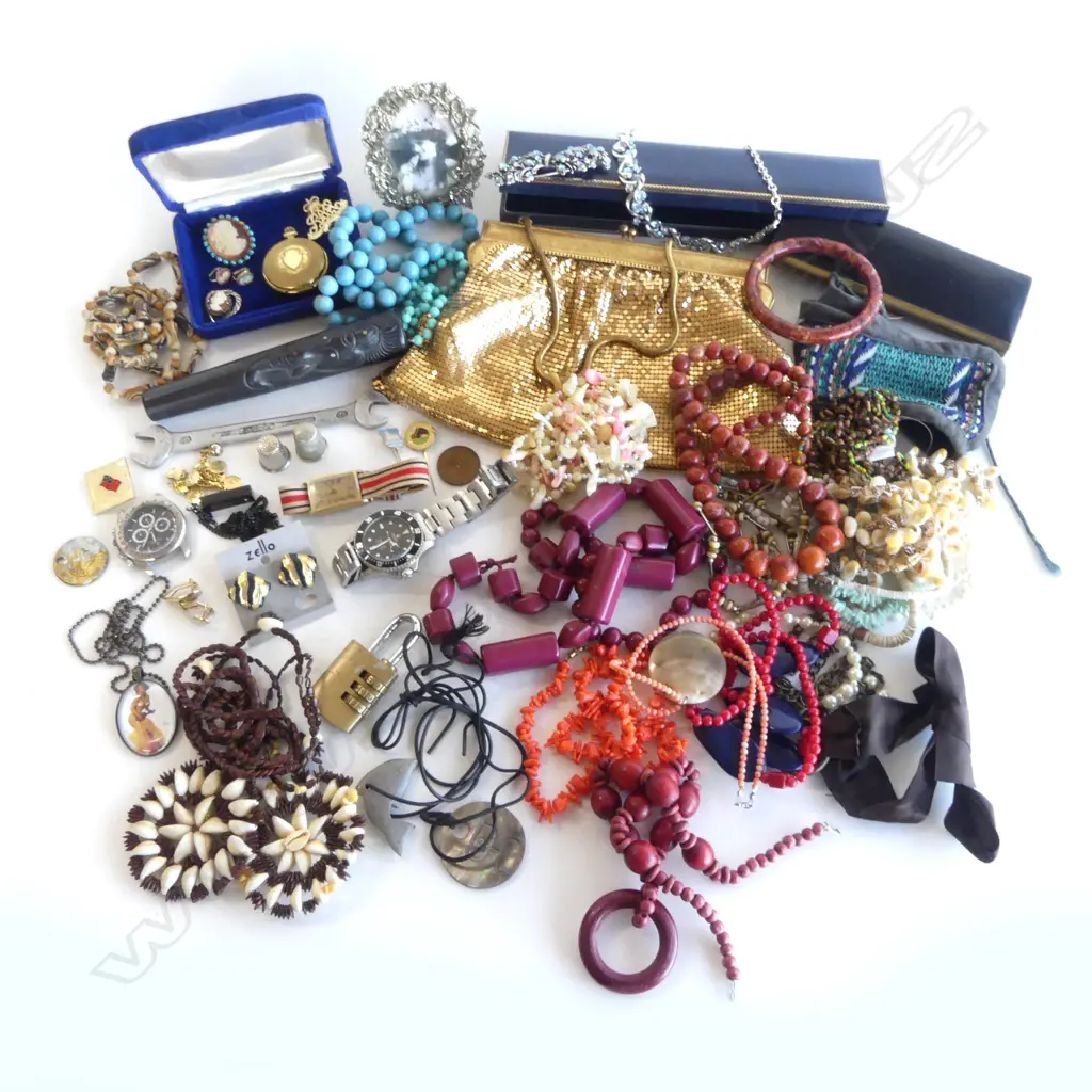 ASST. COSTUME JEWELLERY Image 1++