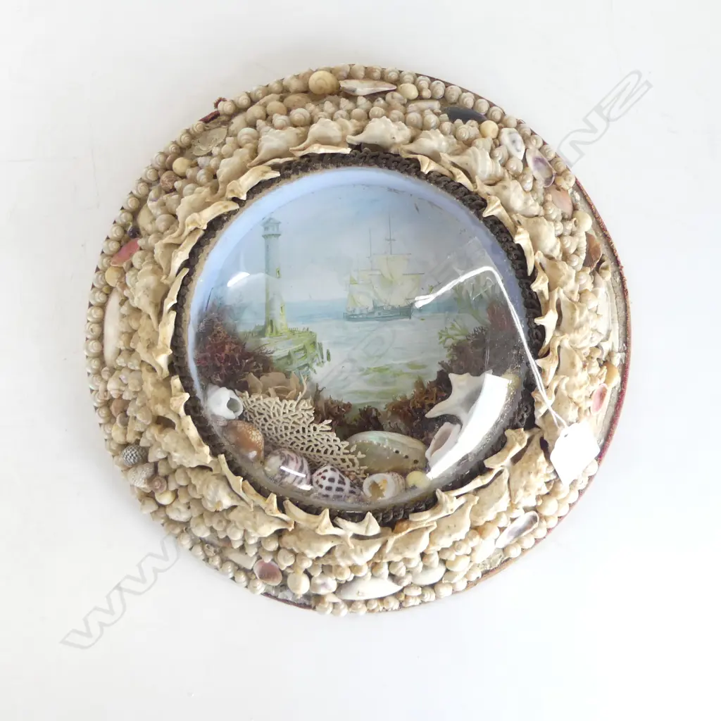 FOLK ART BEACH SHELL DIARAMA WALL PICTURE H290MM Image 1++