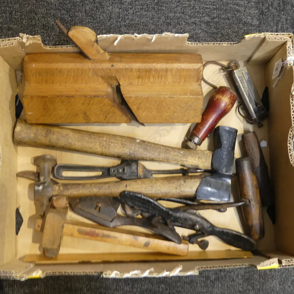 BOX OF VINTAGE TOOLS – SPOKESHAVES, HATCHET, HAMMER, GAUGE, PLANE, HOOKS ETC Image 1++