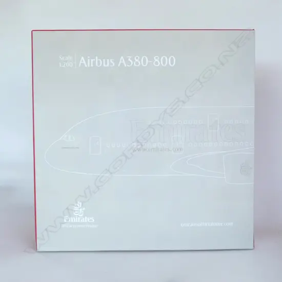 MINT & BOXED MODEL AIRBUS 380-800 EMIRATES A6-EEJ L370MM