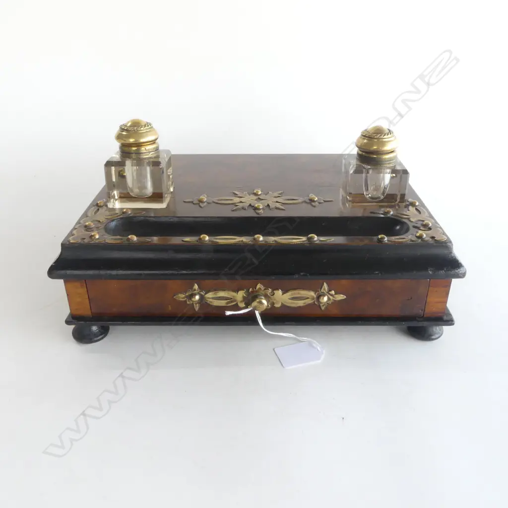 VICTORIAN WALNUT & BRASS INKSTAND Image 1++