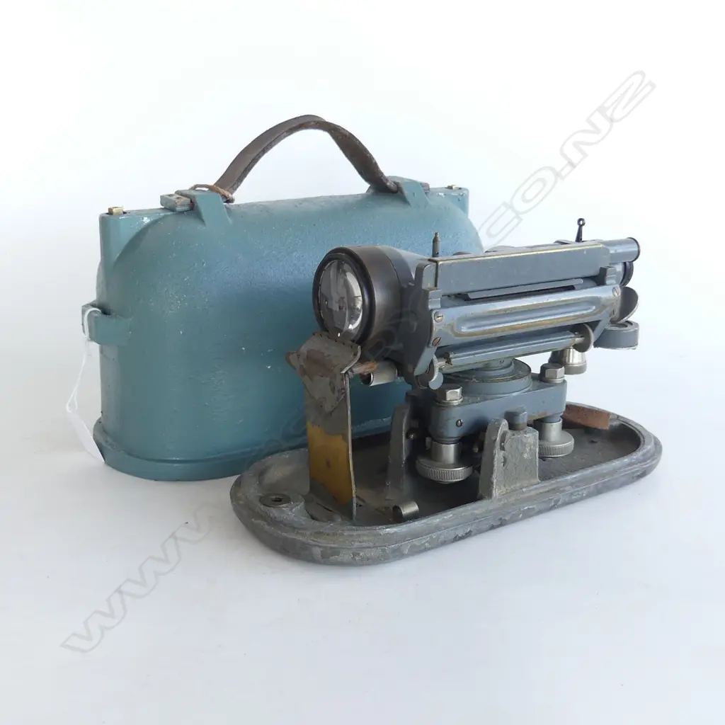 VINTAGE COOKE, TROUGHTON & SIMMS DUMPY LEVEL IN CASE Image 1++