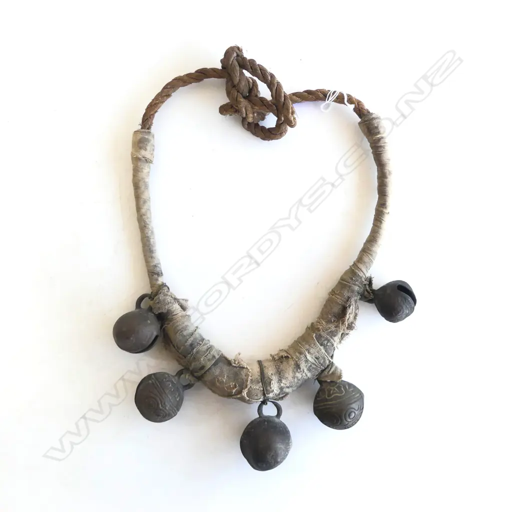 VINTAGE EASTERN COW BELL COLLAR Image 1++