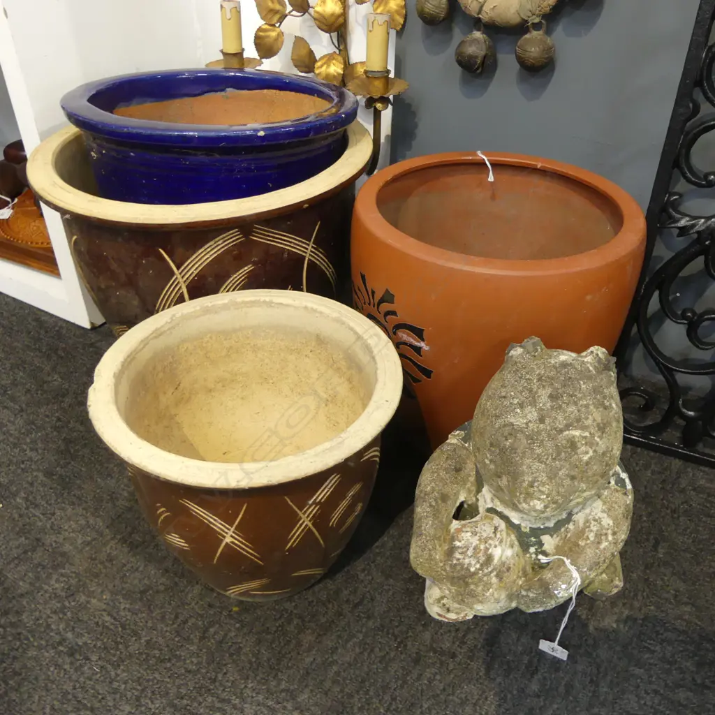 ASST. GARDEN POTS + CONCRETE WINNIE THE POOH H.250mm AF Image 1++