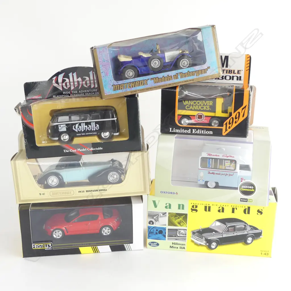 SMALL BOX WITH 7 MINT & BOXED DIE CAST  CARS VARIOUS MAKERS  Image 1++
