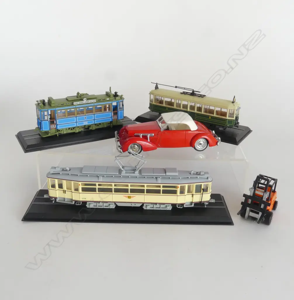 3 MINITURE MODEL TRAMS  MATCHBOX YESTERYEAR  CAR & FORKLIFT Image 1++