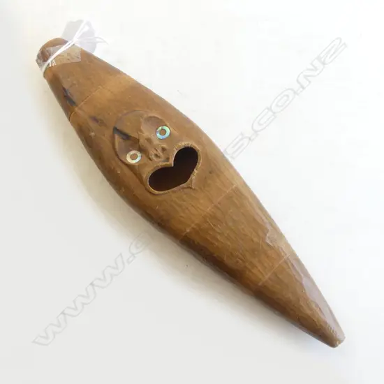VINTAGE MAORI CARVED FLUTE FLAT OVAL FORM paua ring eyes. No binding. Probably kauri L.215mm