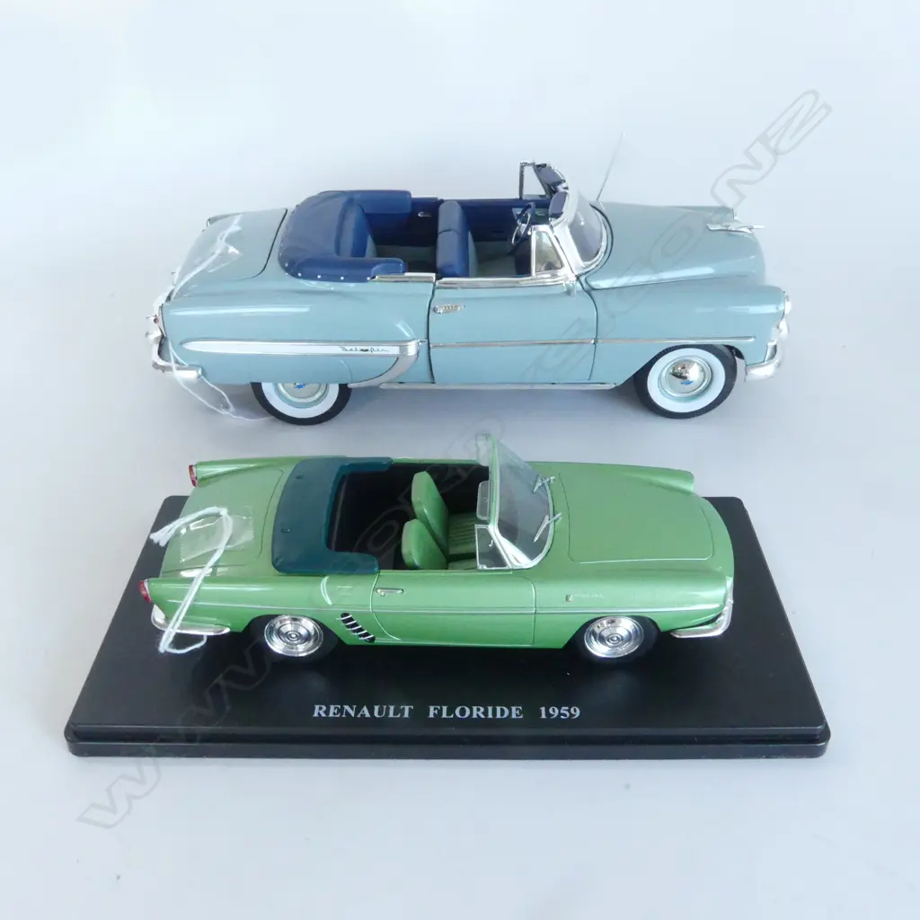 2 DIE CAST MODEL CARS 1953 BEL AIR  L280MM & RENAULT FLORIDE 1959 L170MM Image 1++