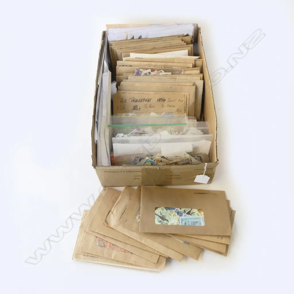 BOX PKTS ASST. STAMPS, NEW ZEALAND & WORLD Image 1++