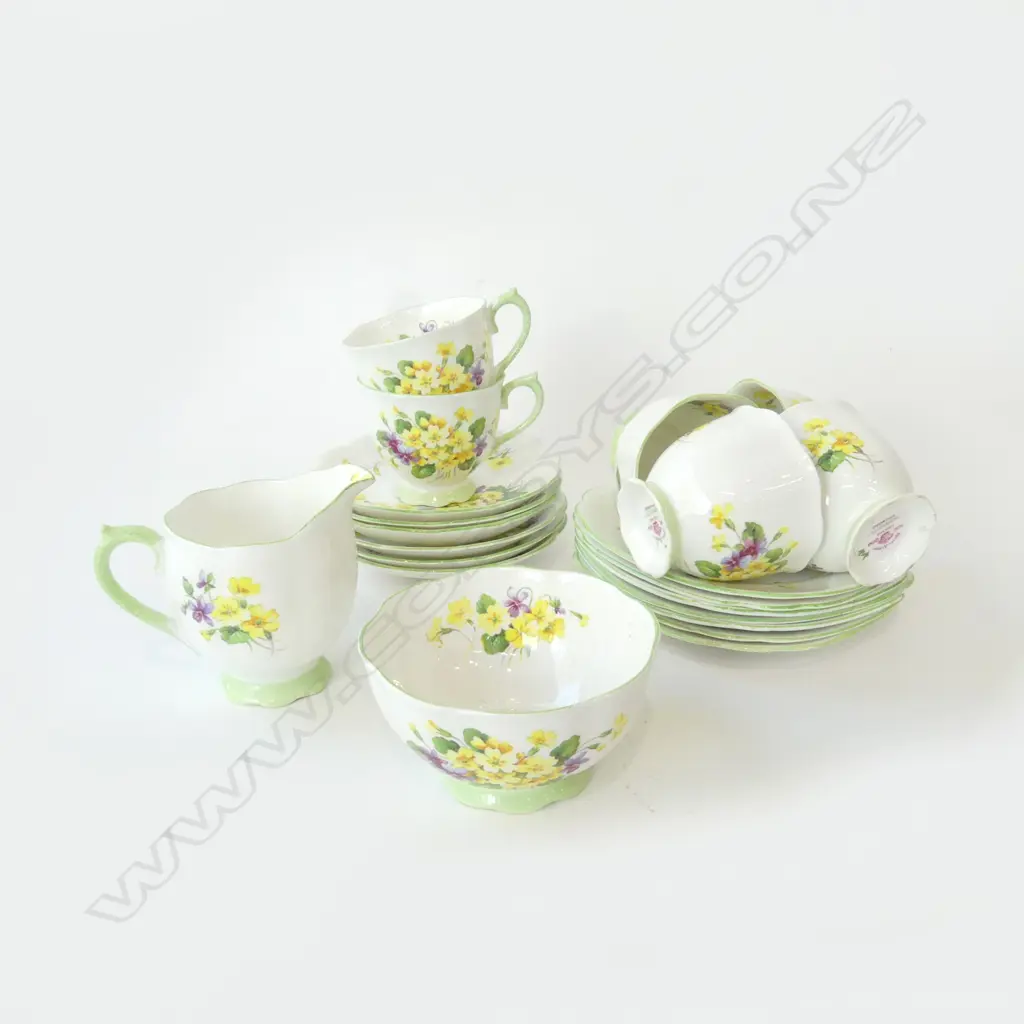 ROYAL ALBERT ‘PRIMULETTE’ BONE CHINA TEA SET 6 CUPS, 6 SAUCERS, 6 PLATES, MILK JUG, AND SUGAR BOWL Image 1++