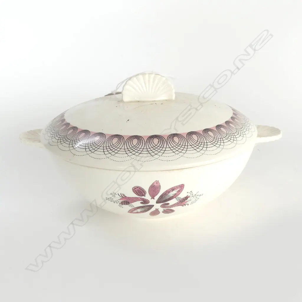 WEDGWOOD 'PERSEPHONE' BY ERIC RAVILIOUS LIDDED TUREEN 220mm dia Image 1++