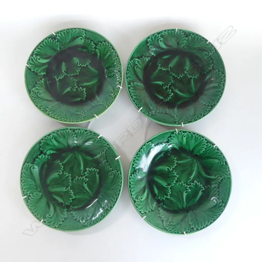FOUR WEDGWOOD MAJOLICA PLATES  (with wall hangers) DIA. 200mm Image 1++