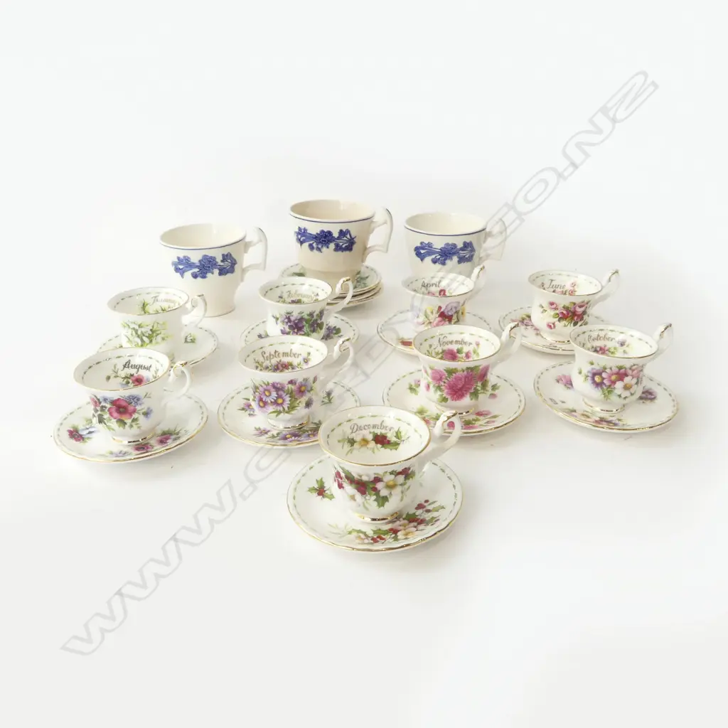 MINIATURE ROYAL ALBERT TEACUPS & SAUCERS + SPODE CUPS Image 1++