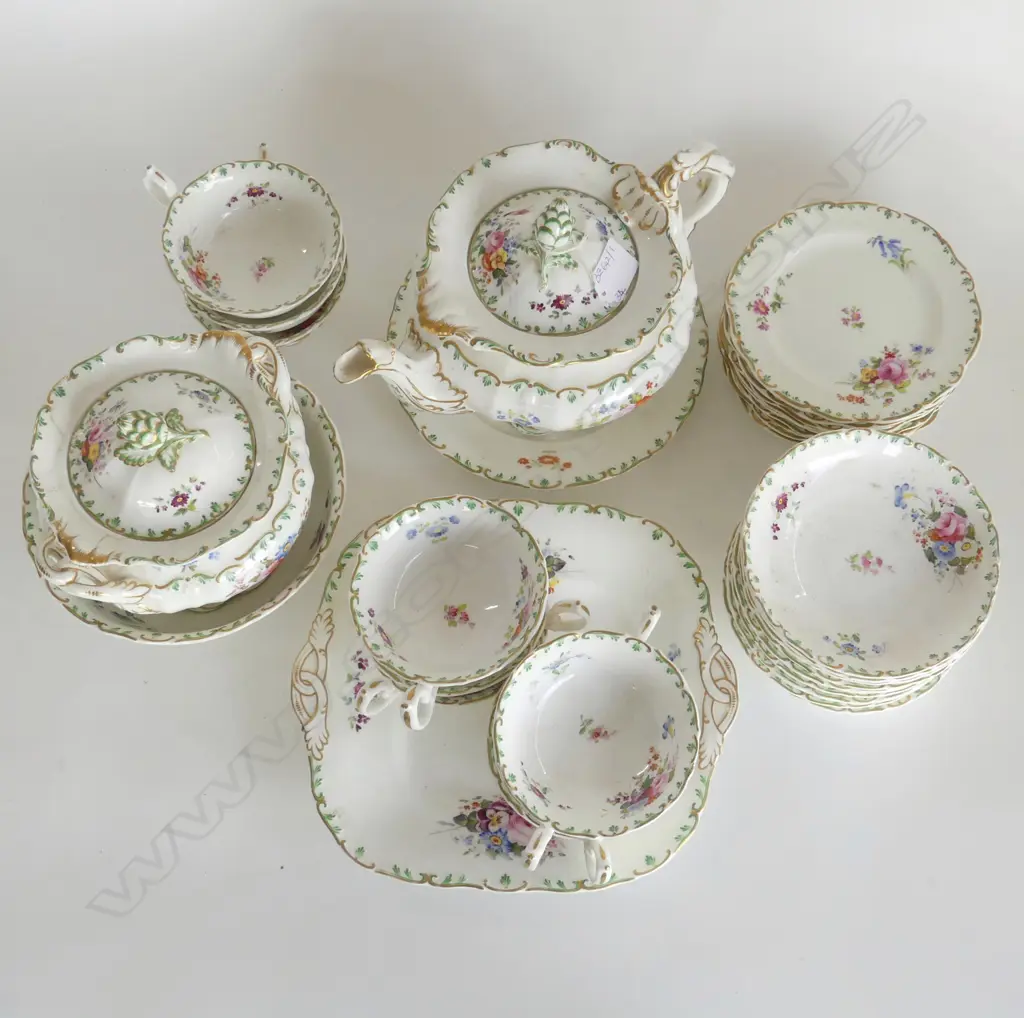 34 PCE VICTORIAN TEA SET; 9 CUPS, 10 SAUCERS, 10 SIDE PLATES, BOWL, SUGAR, TEAPOT & 2 PLATES - HAIRLINES Image 1++