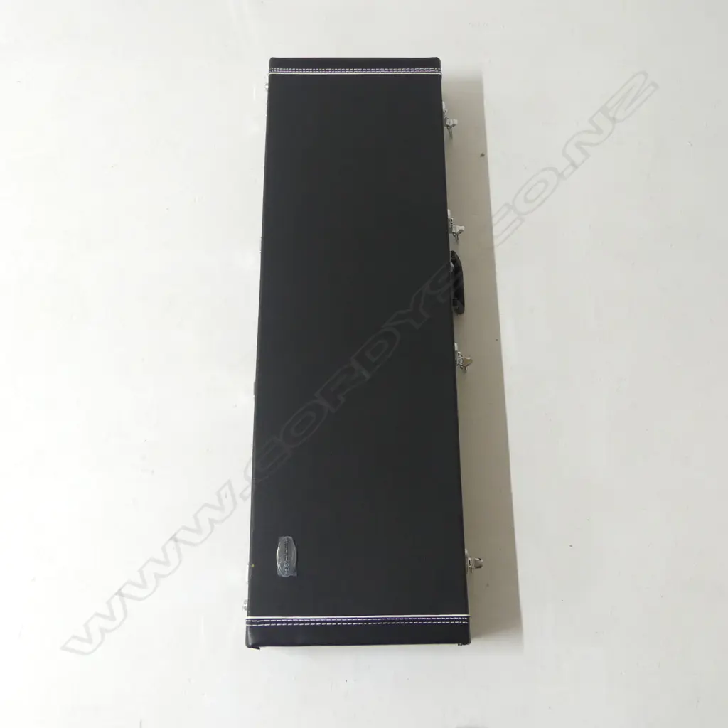 FENDER ELECTRIC JAZZ BASE MADE IN MEXICO WITH HARD CASE Image 1++