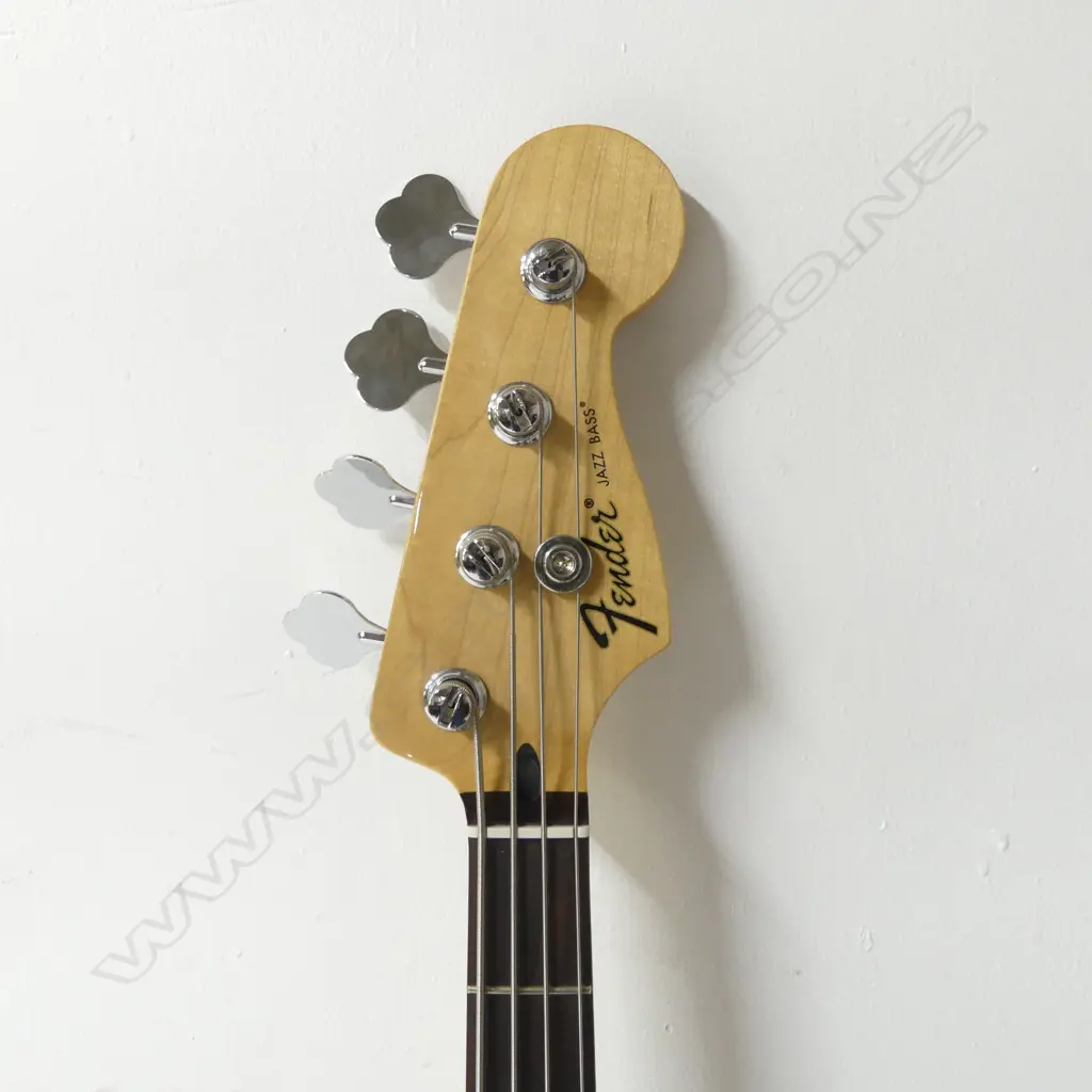 FENDER ELECTRIC JAZZ BASE MADE IN MEXICO WITH HARD CASE Image 1++