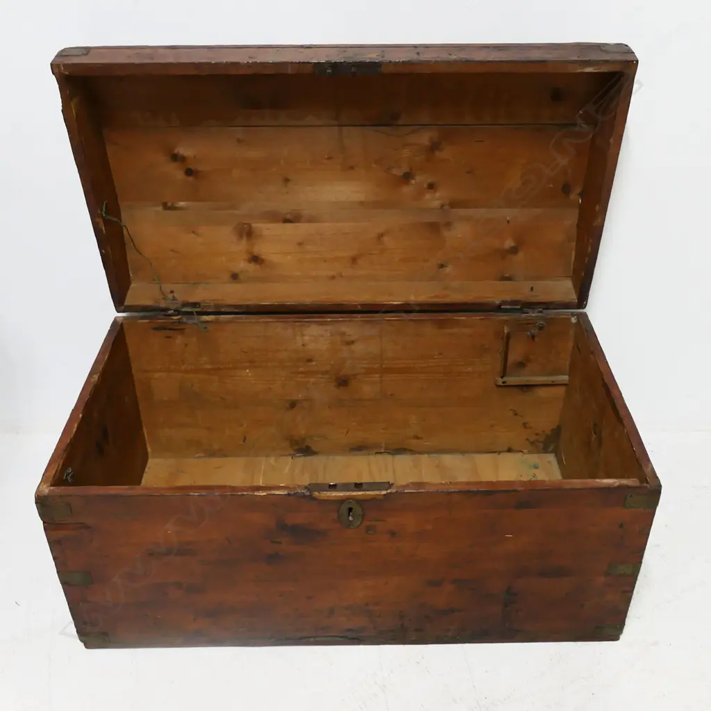 ANTIQUE WOODEN TRUNK 920x500x500mm Image 1++