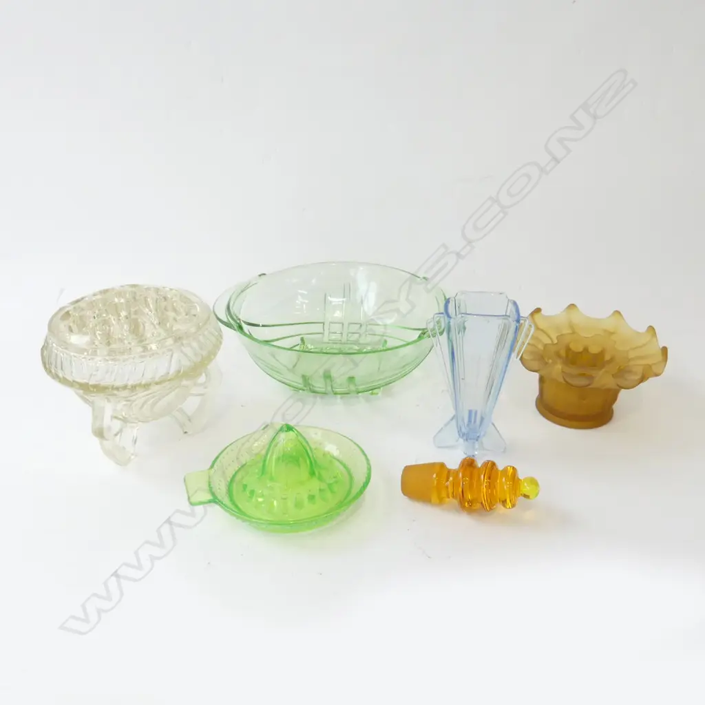 6 PCES DEPRESSION & URANIUM GLASS Image 1++