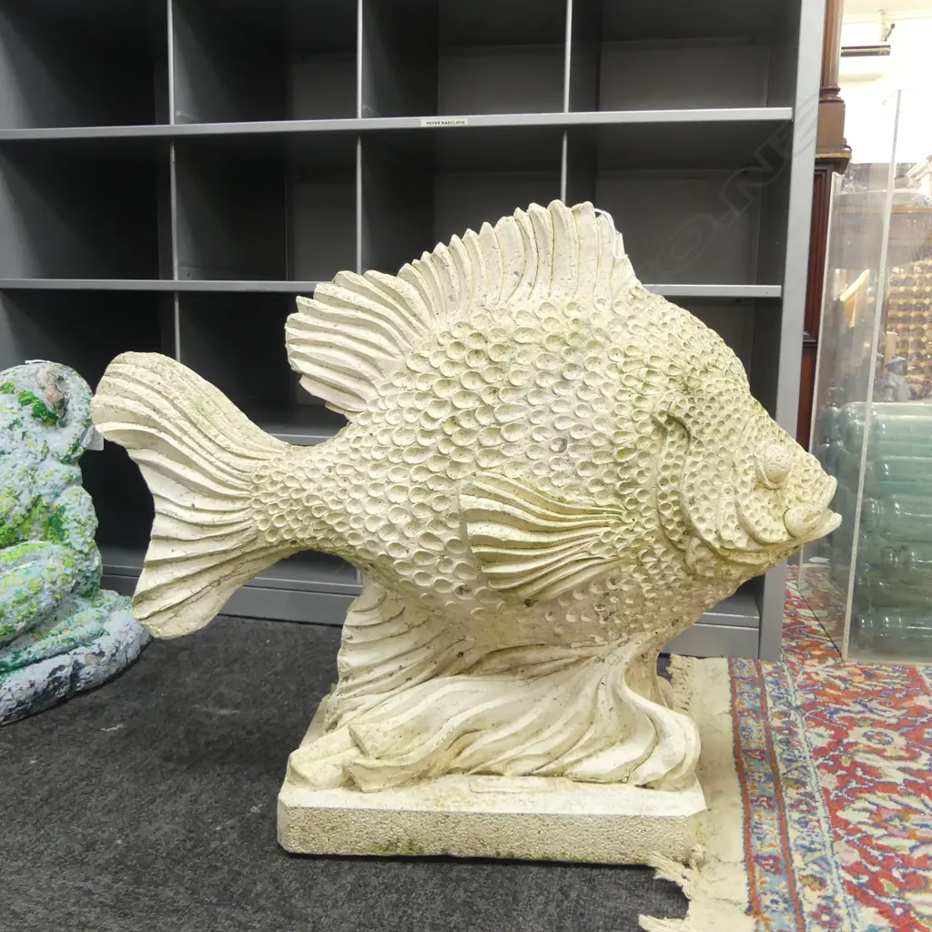 CONCRETE GARDEN FISH H.470mm Image 1++