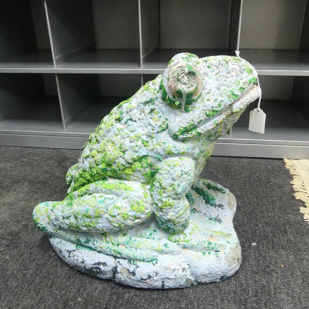 CONCRETE GARDEN FROG H.330mm Image 1++