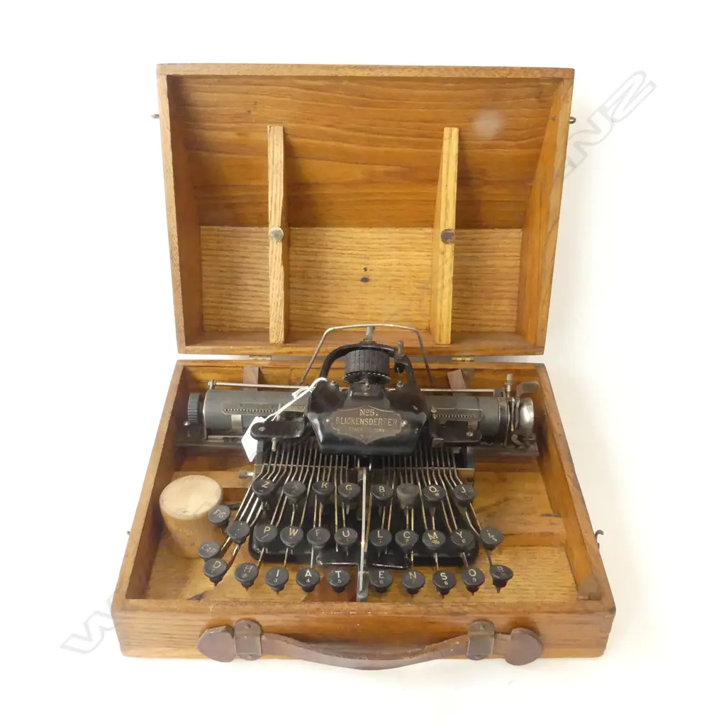ANTIQUE BLICKENSDERFER NO.5 TYPEWRITER STAMFORD CONN. USA C.1894 IN OAK CASE, L.330mm Image 1++