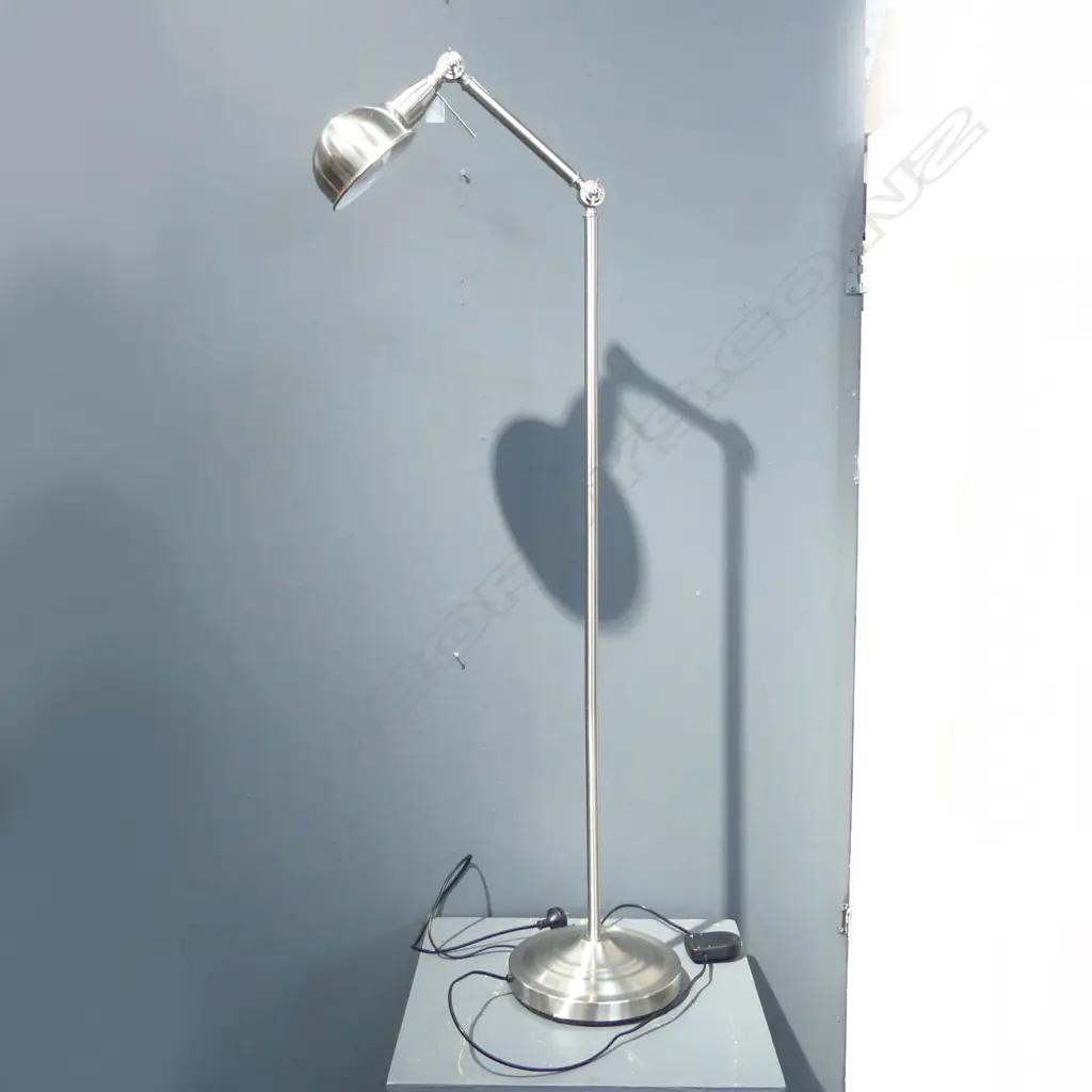 SILVER METAL FLOOR LAMP H.1450mm Image 1++