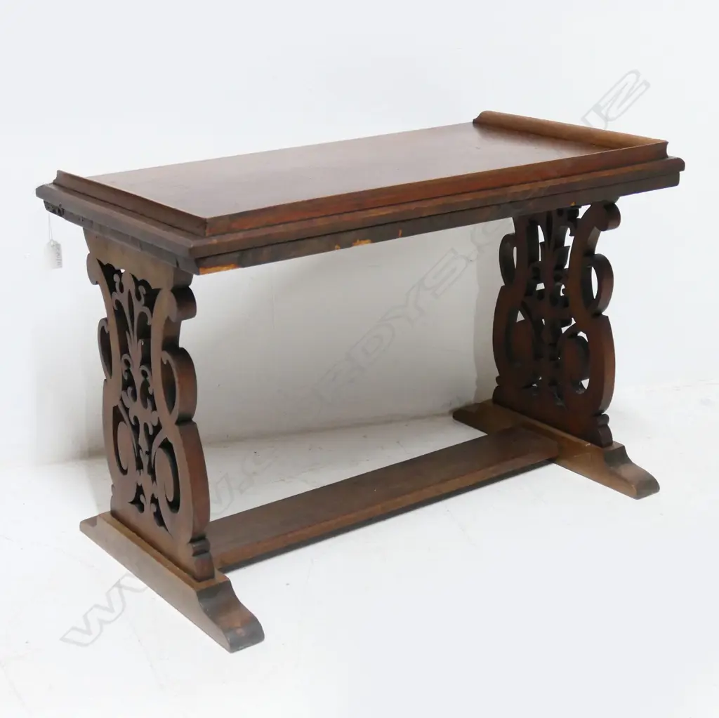 VICTORIAN TABLE 680x395x480mm Image 1++