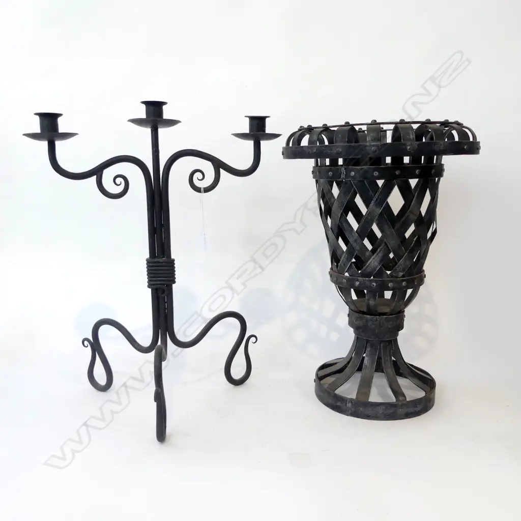 RUSTIC METAL TRELLIS URN H.470mm + 3 LIGHT WROUGHT IRON CANDLE HOLDER H.500mm Image 1++