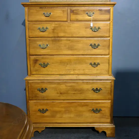 ETHAN ALLEN GEORGIAN STYLE CHEST ON CHEST