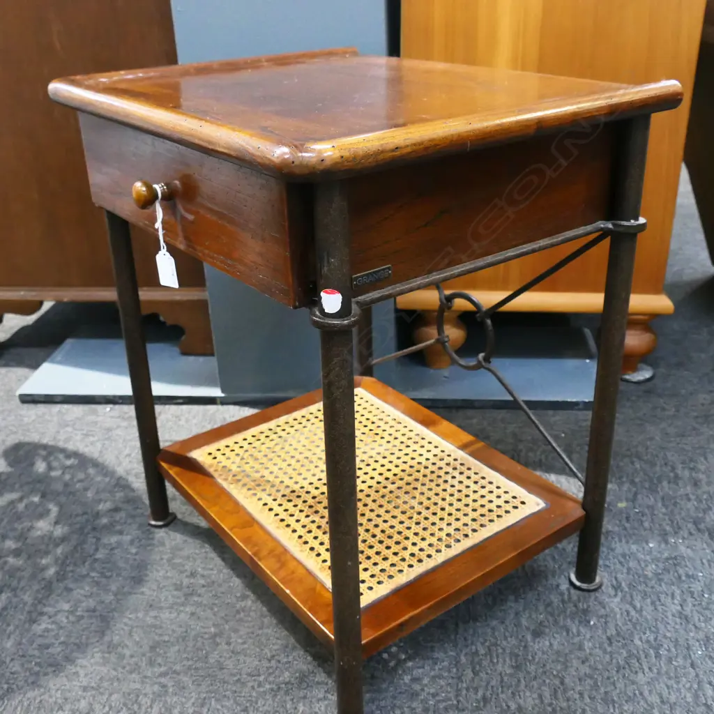 MODERN SIDE TABLE Image 1++