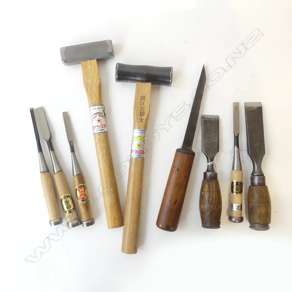 7 CHISELS + PR JAPANESE HAMMERS L.335mm Image 1++