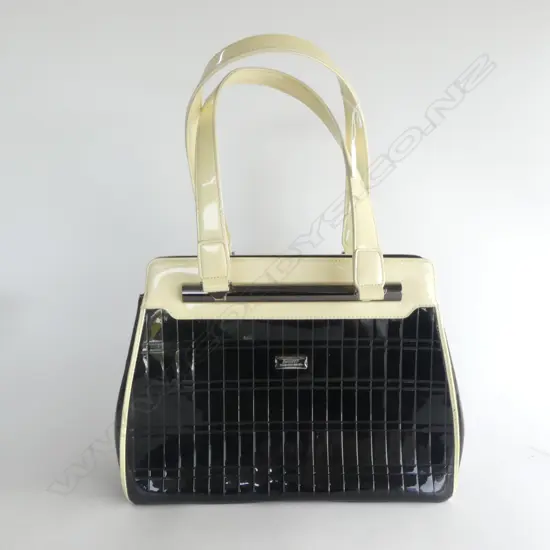SERENADE LADYS CREAM & BLACK HANDBAG L380MM