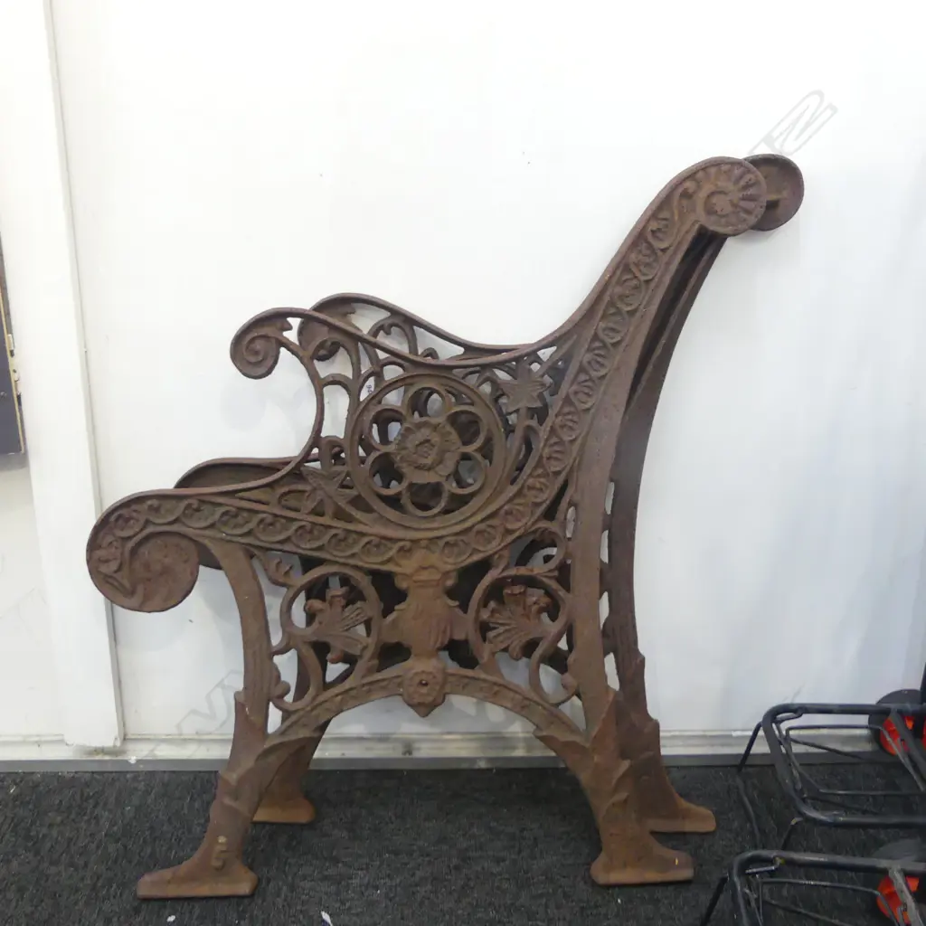 PR CAST IRON GARDEN BENCH ENDS H.755mm Image 1++