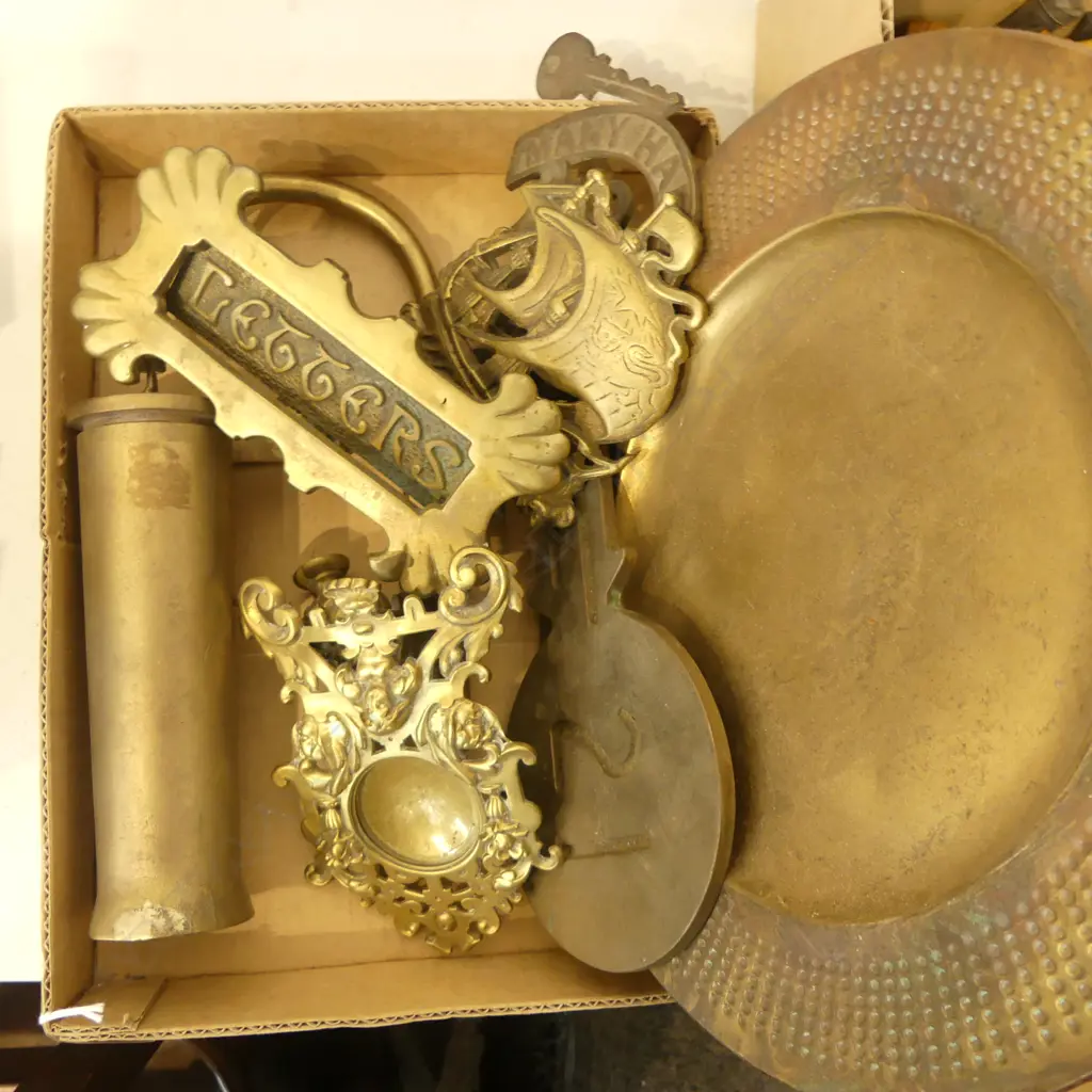 ASST. BRASS PCES INCL. 'LETTERS' MAIL BOX SIGN Image 1++