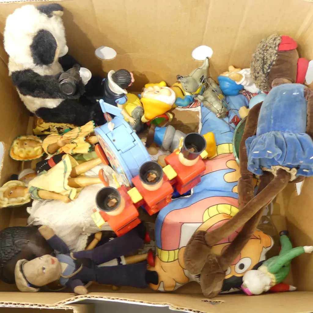ASST. VINTAGE TOYS; NORAH WELLING SAILOR, DOLLS, SNOW WHITE & DWARFS ETC Image 1++
