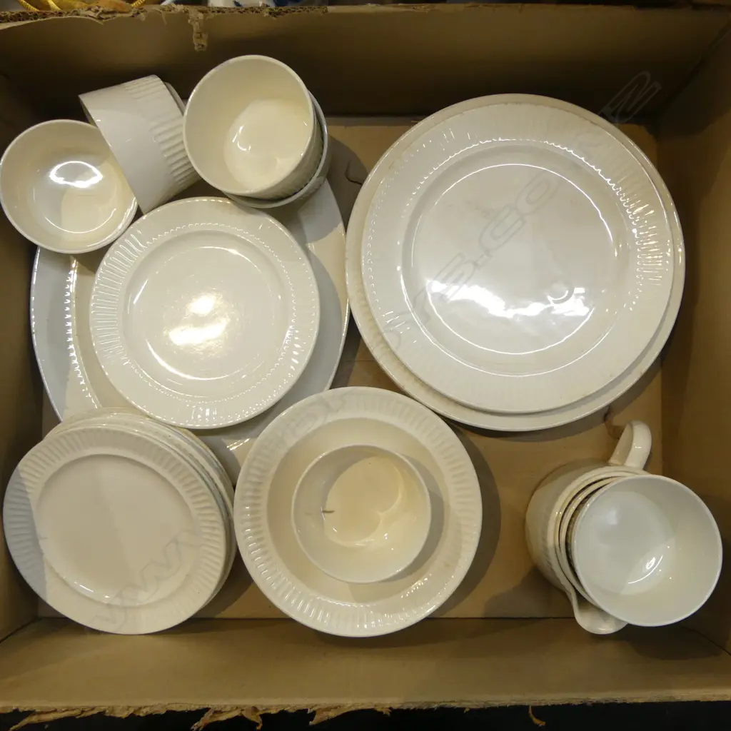 KELSTON CERAMICS/CROWN LYNN 'IRONSTONE' DINNER/SIDE PLATES, DESERT BOWLS & RAMEKINS (some w discolouration) Image 1++