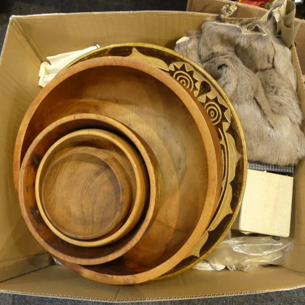 ASST. LINENS, WOODEN & CERAMIC BOWLS ETC Image 1++