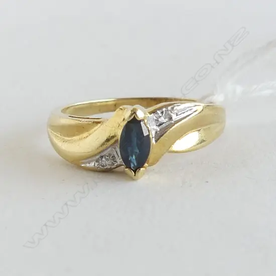 18CT YELLOW GOLD SAPPHIRE & DIAMOND RING 3.6gms  SIZE O