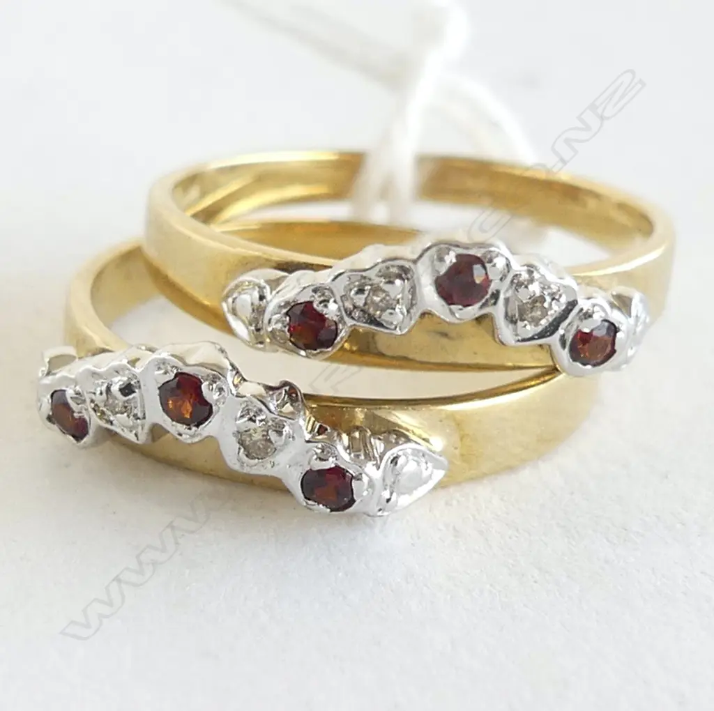 PR 9ct YELLOW GOLD GARNET & DIAMOND RINGS 4.58gms  SIZE N 1/2 Image 1++