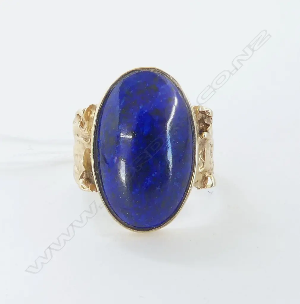 14CT Y/G  DESIGNER RING BLUE LGE CABACHON GEM STONE 6gms  SIZE P Image 1++